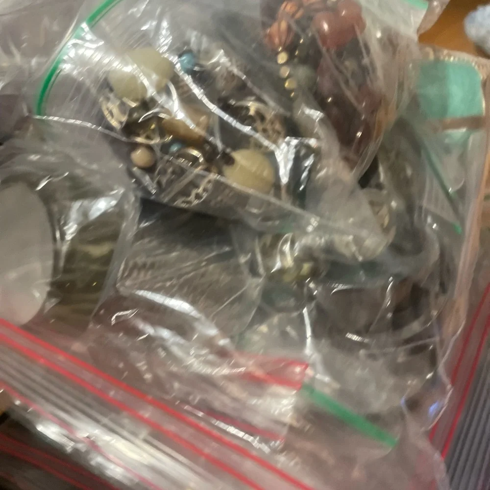 Assorted Jewelry Collection - Picture 5 of 5